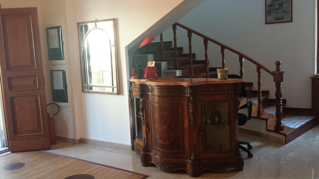 Le Streghe Di Roma Hotel ภายนอก รูปภาพ